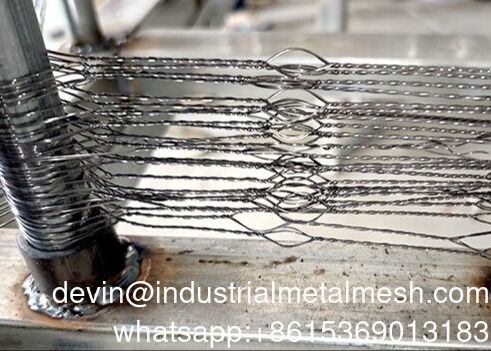 Des obstacles en acier discrets Putanka MZP avec un périmètre de 10 m