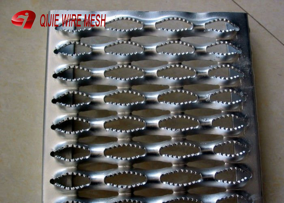 2MM inoxydables ont galvanisé la grille en acier 240 * 4020MM/anti plats de bande de roulement de glissement