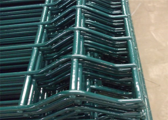 La volaille logent la clôture soudée de grillage enduite par PVC galvanisée avec le courrier