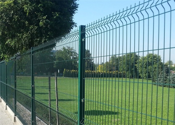 Le PVC vert enduit a soudé la barrière de grillage/clôture de grillage incurvée par 3D