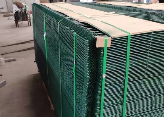 panneaux de barrière de grillage incurvés par 3D de 200*50mm pour la route et le transit, de longue vie