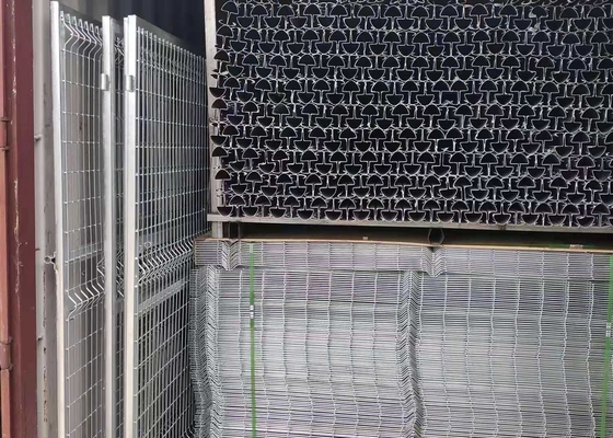 La barrière de recourbement de triangle en acier de maille/3d incurvée a soudé la barrière de panneau de grillage